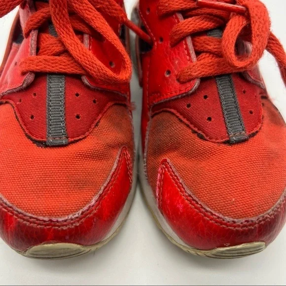 Nike Air Huarache University Red Sneakers - Picture 11 of 11